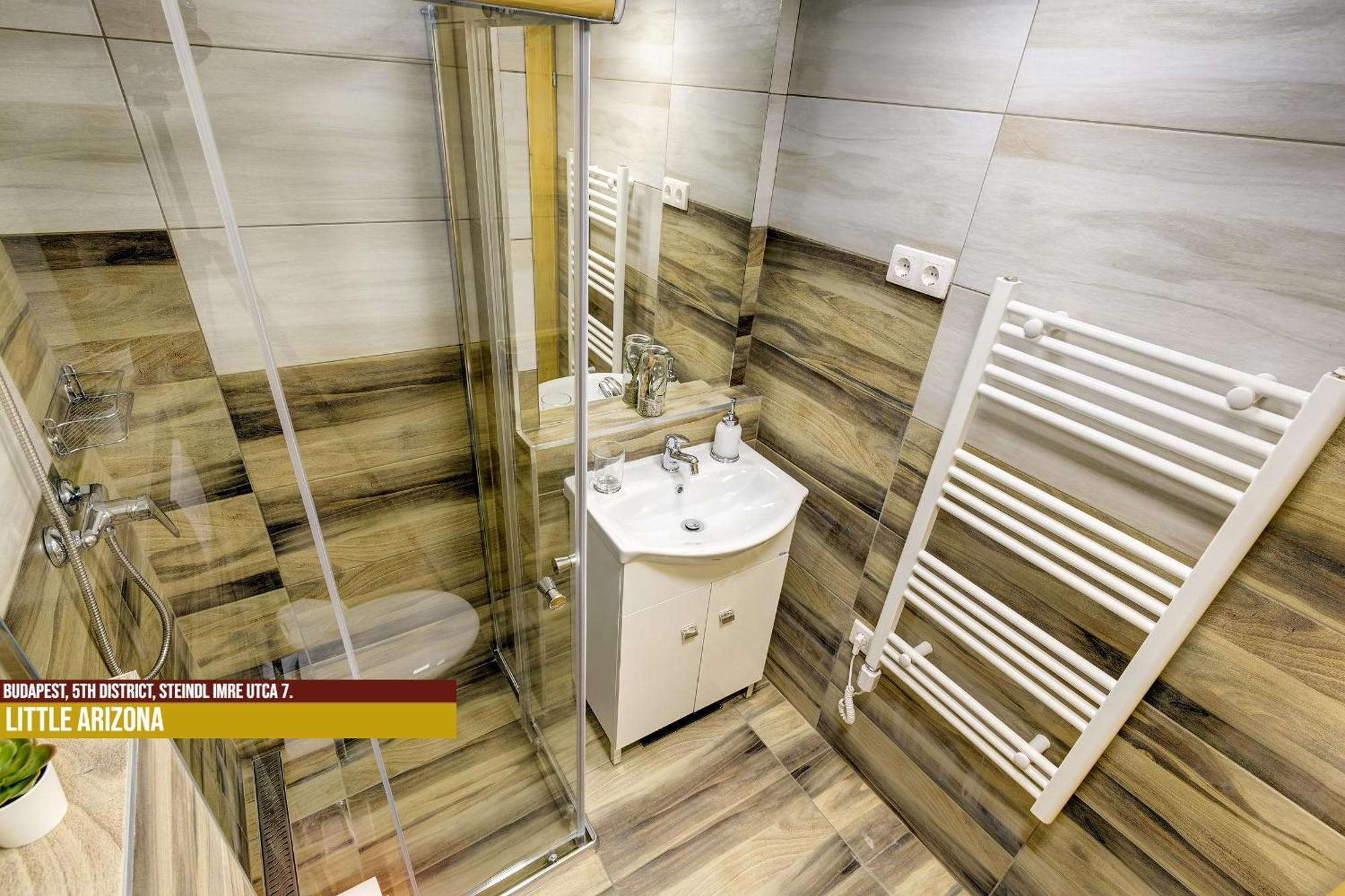 Little Americas Parliament Apartments Budapest Bagian luar foto